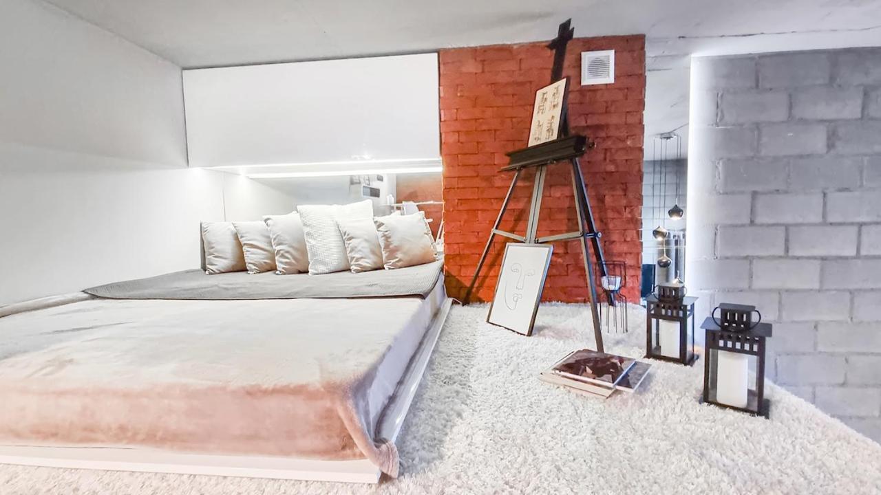 Nice Two-Level Loft In Tobaco Park วูดช์ ภายนอก รูปภาพ